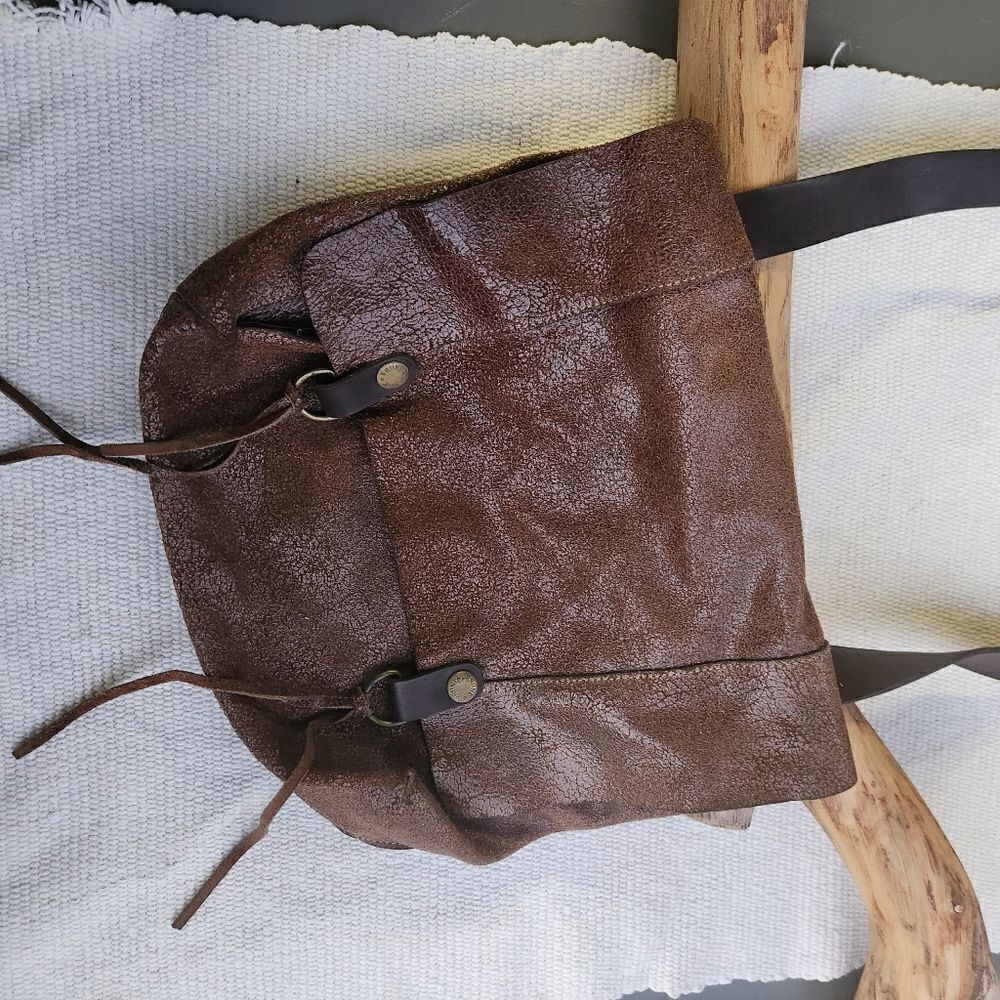 Prune crackled leather brown crossbody messenger bag